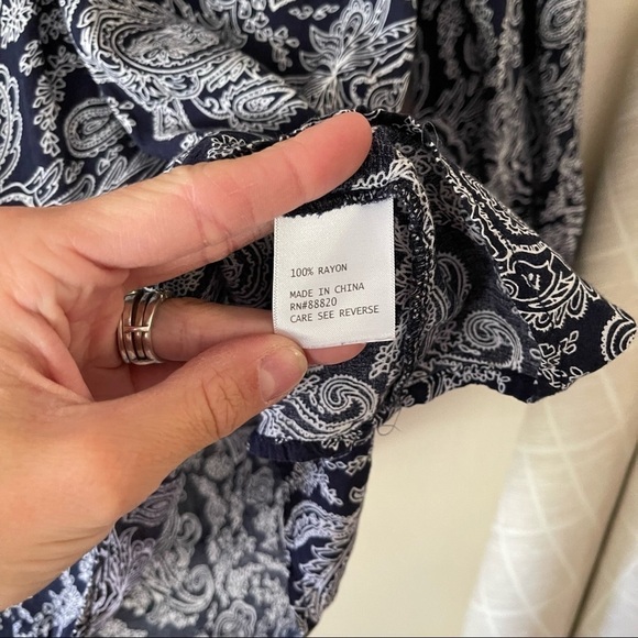 Anthropologie Lucy & Laurel Navy Paisley Top - Picture 4 of 4